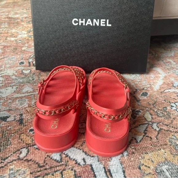 Chanel Coral Pink 2021 Interlocking CC Logo Gladiator Sandals Leather Gold Chain - Picture 5 of 10